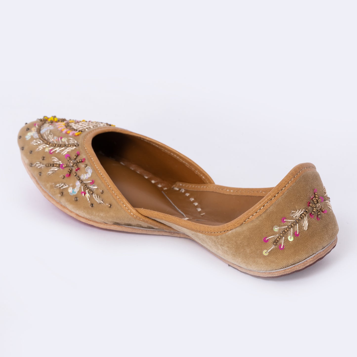 Ethnic Mojaris Beige